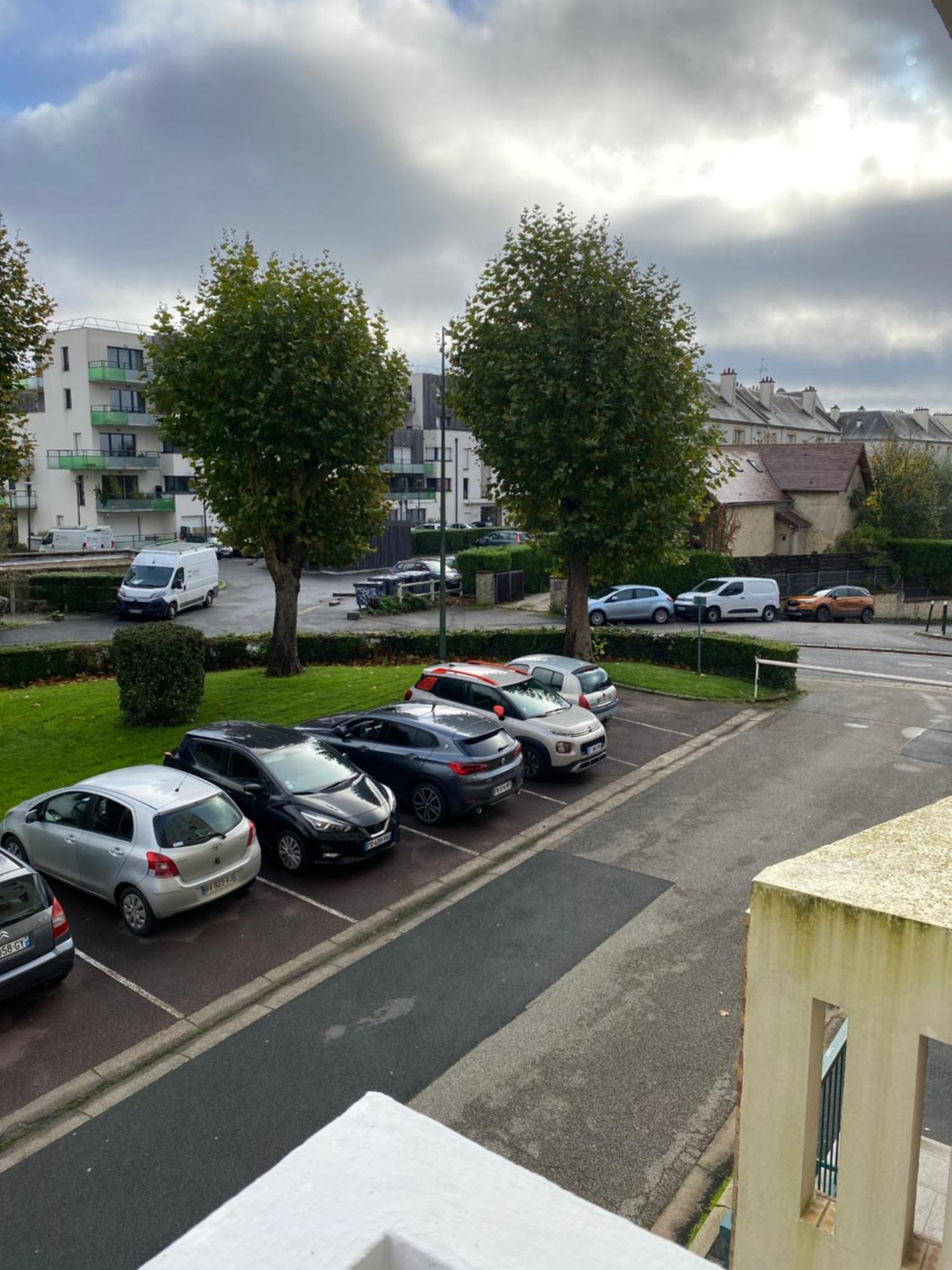 קאין Bel Appartement Spacieux ,Convivial De 3 Chambres Avec Parking Prive Secure מראה חיצוני תמונה