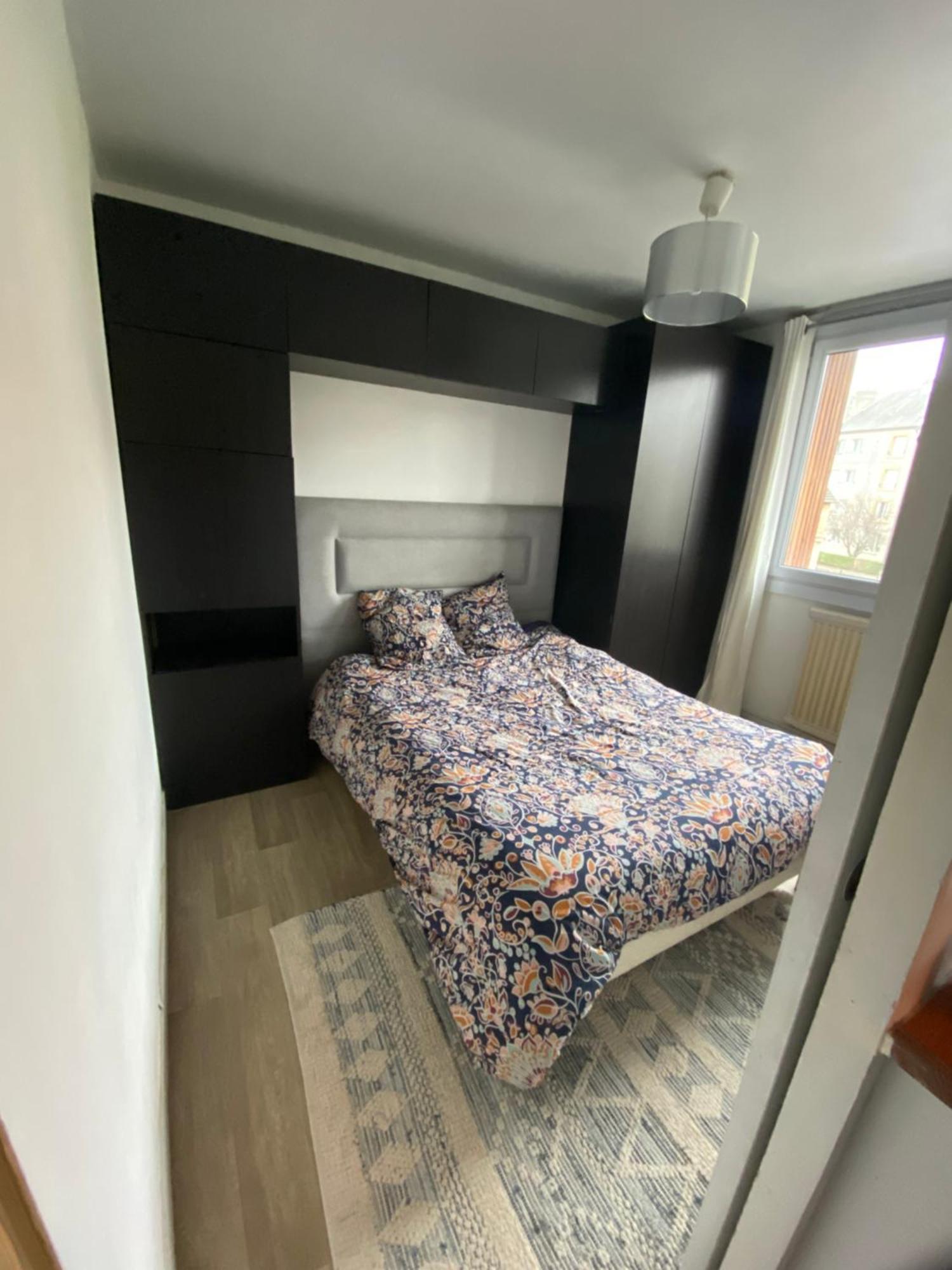 קאין Bel Appartement Spacieux ,Convivial De 3 Chambres Avec Parking Prive Secure מראה חיצוני תמונה